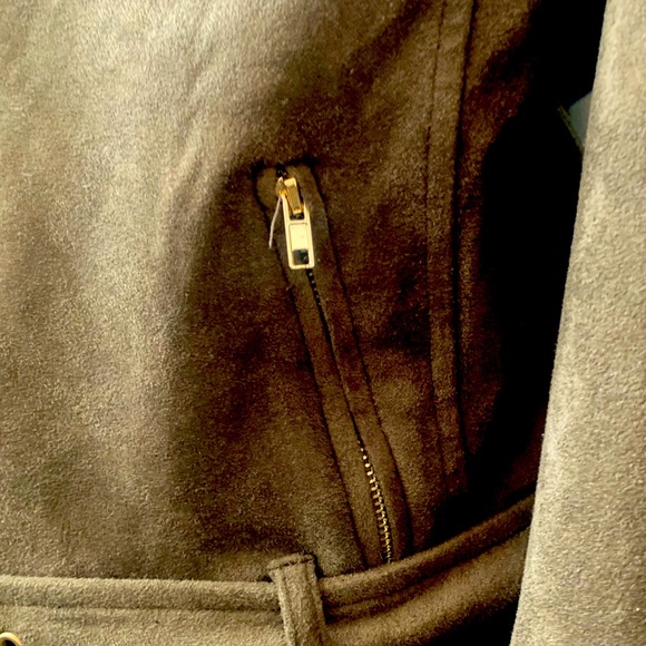 Off the shoulder belted suede jacket - Picture 6 of 9